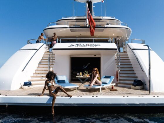 Reasons to Charter a Luxury Yacht in the Greek Islands